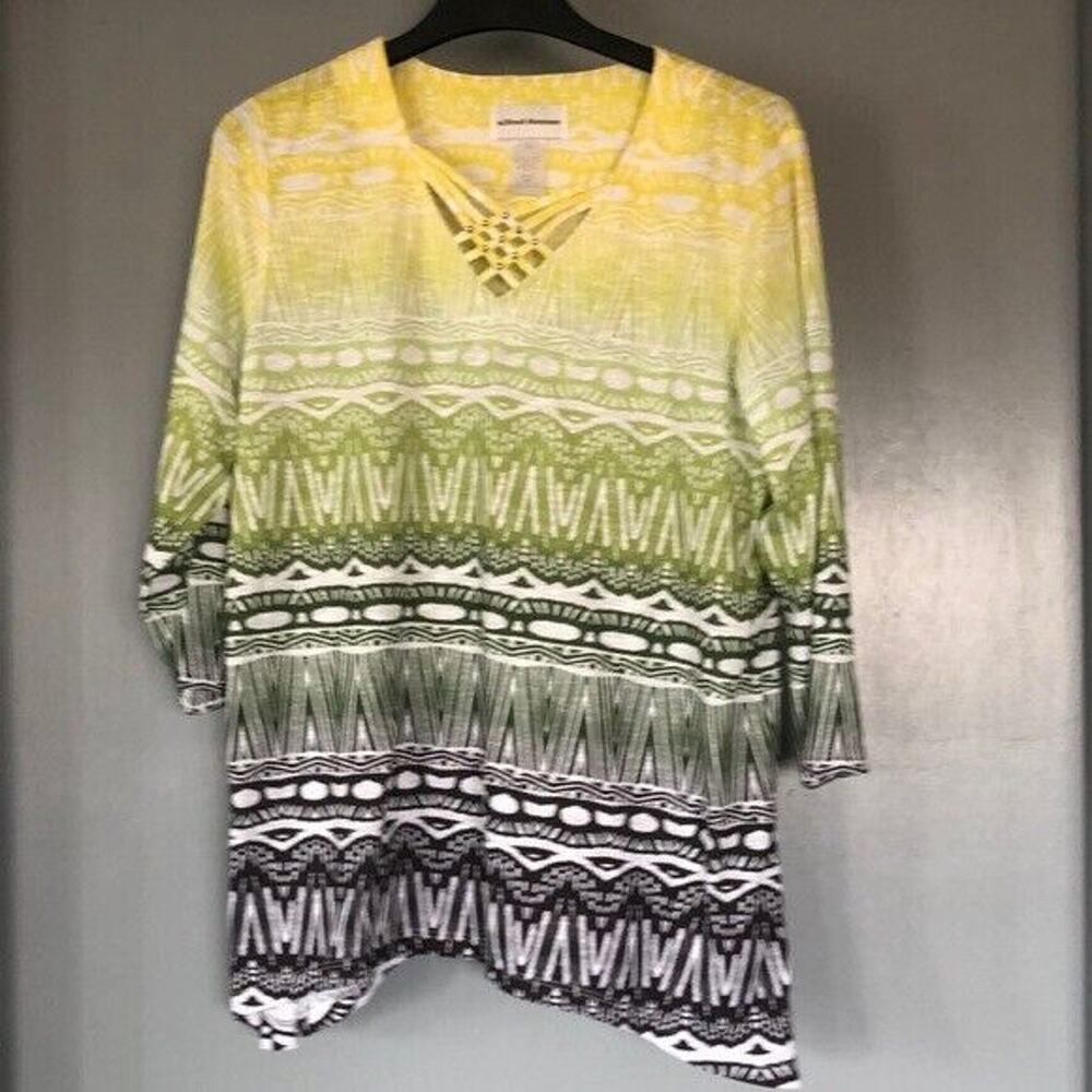 Alfred Dunner Blouse Women’s 3/4 Slevees Green/yellow Studs V-Neck Sz Medium